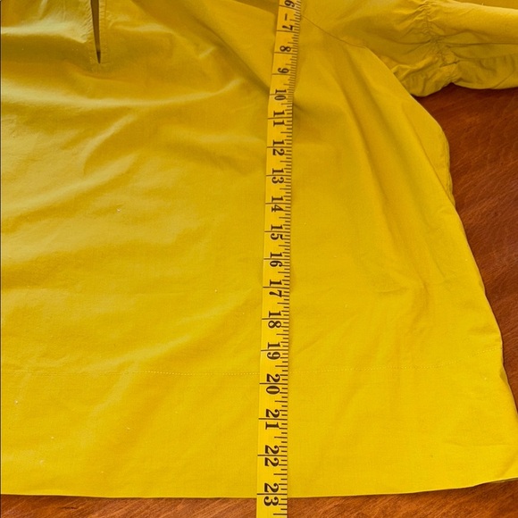 Summer Sale: Ann Taylor Green/Chartreuse Boxy Flutter Sleeve Top - Picture 7 of 7